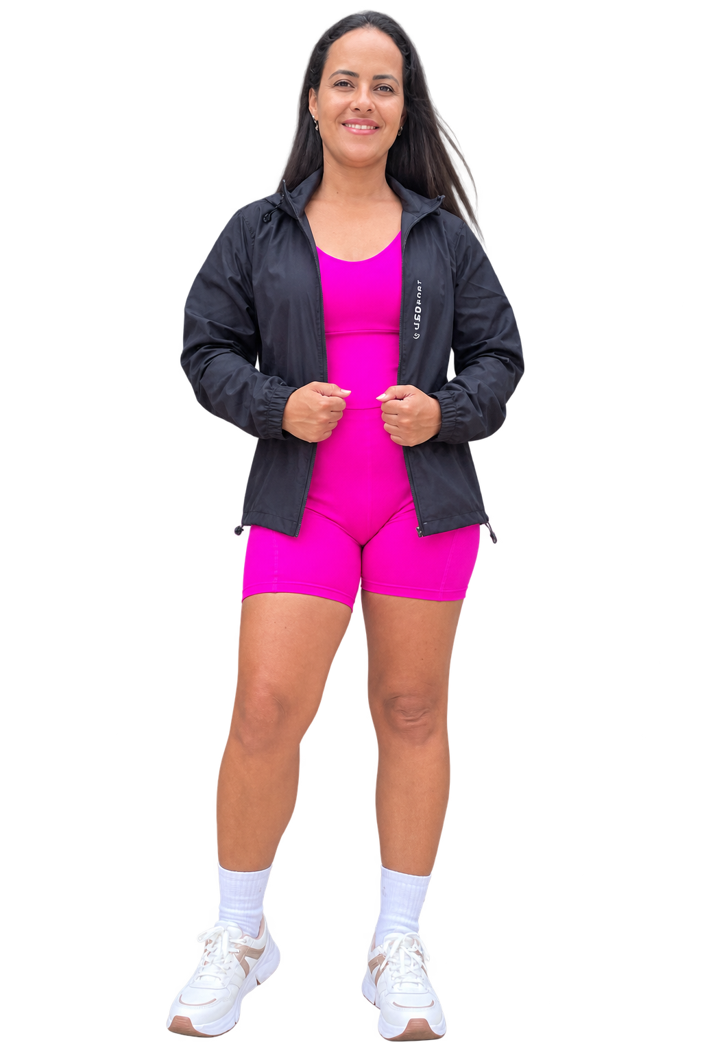 Érika, fundadora da KINHA Moda Fitness, vestindo jaqueta Lupo Sport e macaquinho fitness